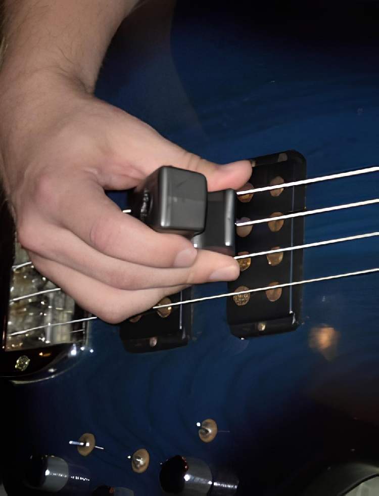 ebow_bass3